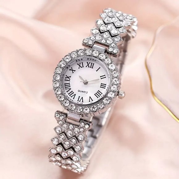 2pcs Watch and Bracelet Set Women Quartz Watch + Heart Bracelet Bling Silver - Picture 3 of 4